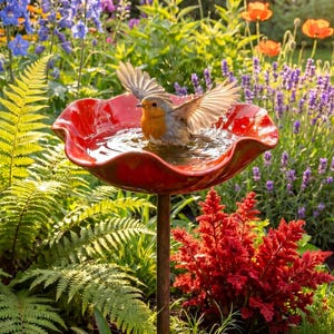 Estaca de jardín con forma de bebedero para pájaros y abejas, hecha a mano. Decoración de jardín exterior con estaca de metal para patio o terraza.