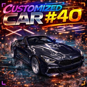 Peut inclure: Une voiture décapotable bleu foncé avec un motif d'éclair sur le capot. L'image contient le texte "CUSTOMIZED CAR #40" dans une police colorée et lumineuse. La voiture est garée sur une surface réfléchissante avec un arrière-plan flou.