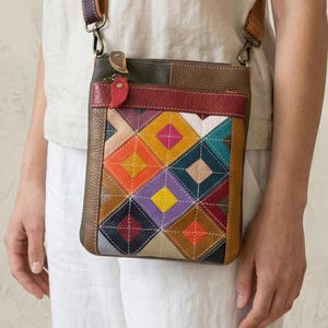 Klein patchwork leren crossbodytasje, kleurrijke tas van echt leer, minimalistische tas voor dagelijks gebruik, schoudertas voor op reis, cadeau voor haar