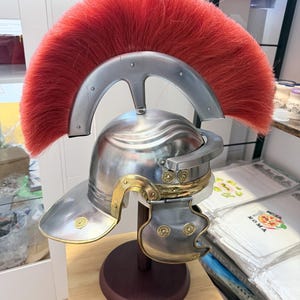 Casco de centurión romano con cresta roja – Tamaño grande | Réplica de casco romano antiguo | Armadura de legión romana | Casco de gladiador | Decoración romana imagen 3