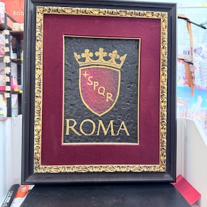 SPQR Roman Mosaic Wall Art – Handmade Rome Decor – Ancient Roman Shield Artwork – Italian Souvenir – Made In Vatican City immagine 1