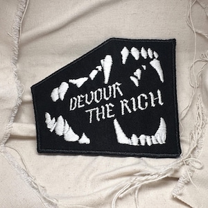 Devore o rico patch costurado