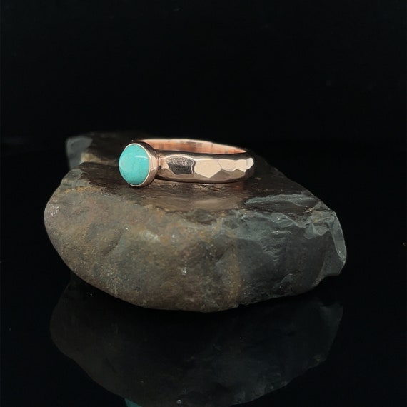 Copper Ring With 6mm Turquoise Cabochon, Copper Band Forged And Hammered With Rustic Minimalist Design, Men or Women R118