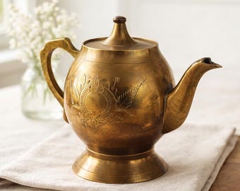 ヴィンテージ真鍮ティーポット 小型エッチング花柄真鍮ティーポット 素朴なキッチン装飾 ファームハウススタイル ヴィンテージギフトアイデア