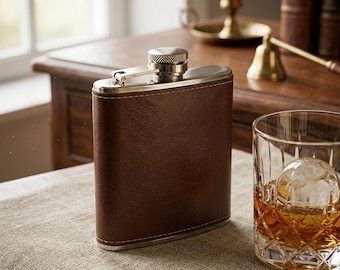 Petaca de cuero estilo vintage de 150 ml, petaca de bolsillo de acero inoxidable con tapa hermética, regalo para hombre, regalo para padrinos de boda.