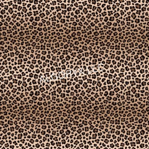 Pode incluir: Padrão de estampa de leopardo sem costura. O design apresenta manchas marrons escuras e pretas em um fundo bege. O texto "ALGORYX LLC" é visível em branco na imagem.