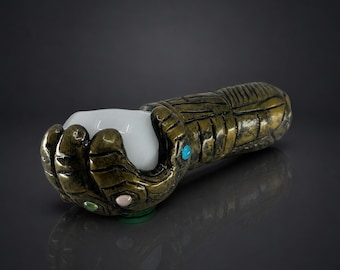 Pipa de mano de cristal con forma de guantelete de poder cósmico de fantasía de 5 pulgadas