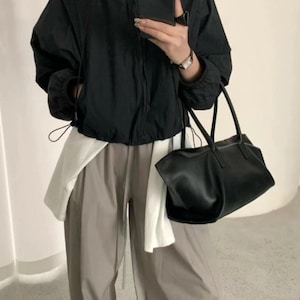 Large Leather Tote Bag Oversized Shoulder Bag Genuine Leather Handbag Quiet Luxury Travel Bag Minimalist Everyday Tote Gift for Her image 3