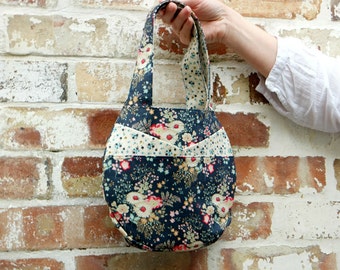 Small Round Bag Sewing Pattern, Fat Quarter Purse (PDF Pattern)