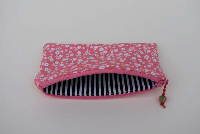 Small zippered bag white flowers/pink cotton bag-black /white stripe interior coin purse purse organizer handmade clay bead pull tab image 2