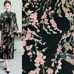 HONGMEI - Tessuto in velluto di seta burnout con motivo floreale prugna in 6 colori - 114 cm di larghezza tagliato su misura