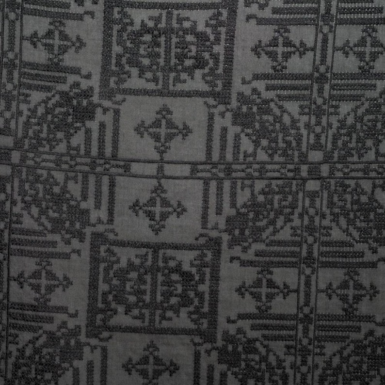 HEISHIZI - tissu soie coton brodé au point de croix vintage - 135 cm de large par mètre image 1