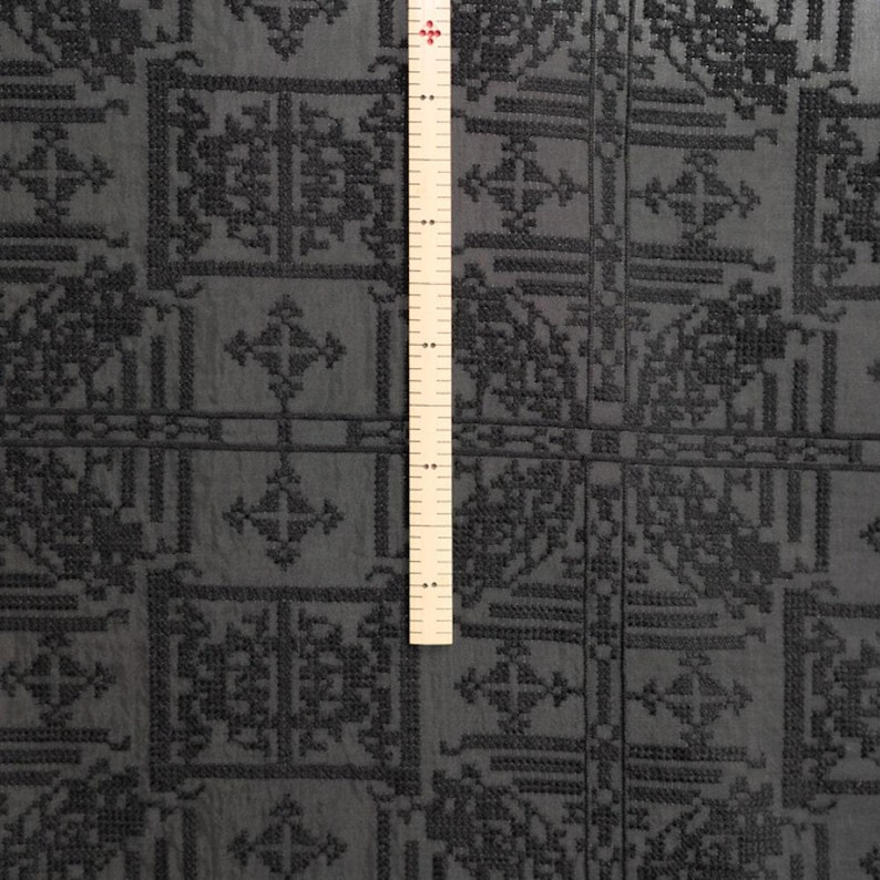 HEISHIZI - tissu soie coton brodé au point de croix vintage - 135 cm de large par mètre Black