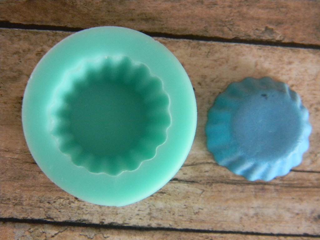 Silicone Flexible Mold - 21mm Cupcake Base