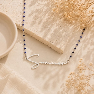 Benutzerdefinierte Namenskette mit bunter Emaille Perlenkette, 18K vergoldeter Edelstahl personalisierter Name zierlicher Schmuck Geschenk für Frauen