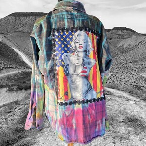 Chaqueta de franela patchwork Marilyn Monroe / Teñida con hielo y con efecto desgastado por decoloración / Talla XL