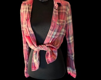 Rue 21 Women’s Flannel with lace cuffs – Size M