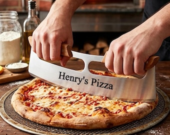 Cuchillo de pizza mecedora de acero inoxidable / Cortador de pizza personalizado grabado con mango de madera, regalo único para chef amante de la pizza