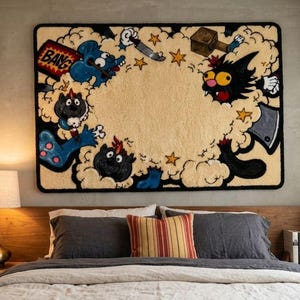 Könnte beinhalten: Ein rechteckiger Teppich mit einem Cartoon-Design mit verschiedenen Figuren und dem Wort "BANG". Der Teppich hat eine beige Mitte, die von Cartoonfiguren in Blau, Schwarz und Weiß umgeben ist, mit gelben Sternen und wolkenartigen Formen.