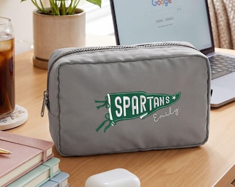 Bolsa para guardar pertences com flâmulas bordadas da faculdade, bolsa personalizada para estudantes universitários, presente de formatura para universitários, estojo de cosméticos personalizado