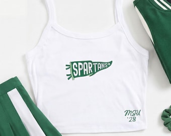 Regata cropped personalizada com flâmula universitária bordada - Roupa personalizada para o time - Presente para a turma do último ano - Nome da escola/universidade