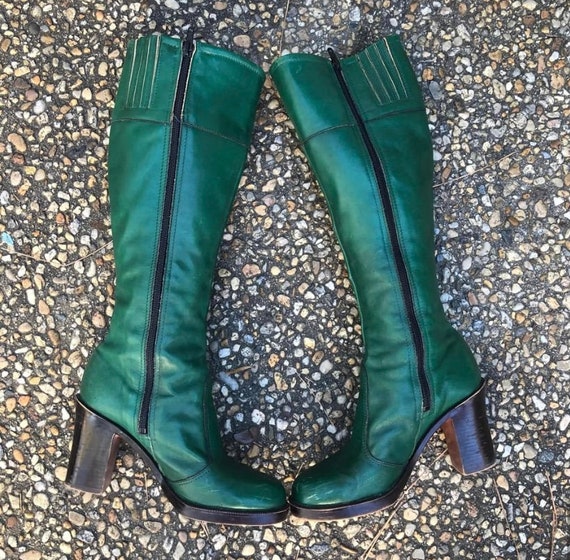 Vintage 1970’s forest green leather tall zip made… - image 3
