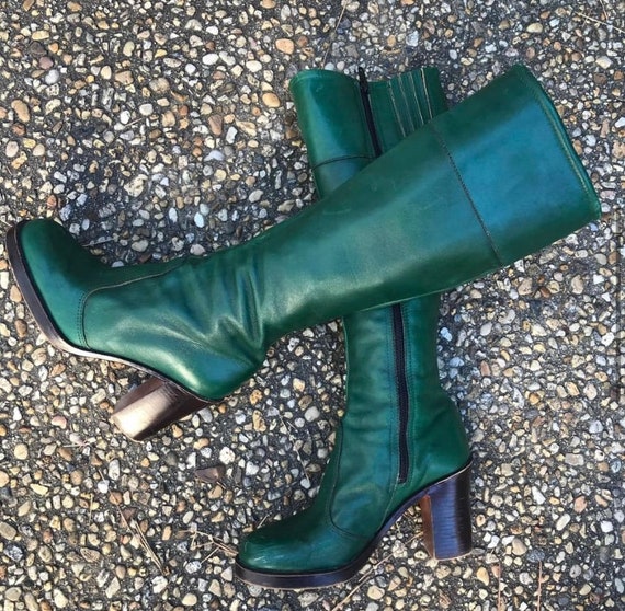 Vintage 1970’s forest green leather tall zip made… - image 1