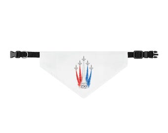 Röd Vit Blå Jet Trails husdjursbandana | Klipp-på-bandana för 250-årsjubileum