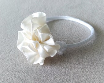 Wedding-ready: Adorable Floral Collar for Small Kittens and Teacup Puppies