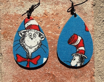 帽子をかぶった猫