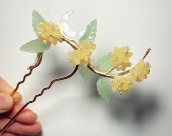 Horquilla Hanfu hecha a mano, borla de luna y flor, pinza para el cabello de novia, pétalos de seda de alambre de cobre.