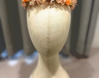 ボヘミアン風ブライダルフラワー冠、ドライフラワーカスミソウのウェディングヘッドピース、フラワーフェスティバルヘアアクセサリー