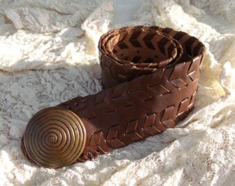 Brown Leather Braided Moroccan Belt - Brass Circular Buckle - Tienda Ho Company - BOHO Style