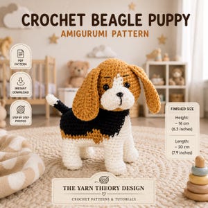 Könnte beinhalten: Eine Häkelanleitung für einen Beagle-Welpen als Amigurumi mit dem Text CROCHET BEAGLE PUPPY AMIGURUMI PATTERN. Die fertige Größe beträgt 16 cm in der Höhe und 20 cm in der Länge. Enthält Symbole für PDF-Anleitung, Download und Fotos.