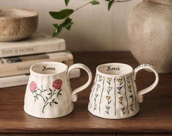 Taza de cerámica pintada a mano, taza de té con estampado floral de rosas estilo cottagecore, taza de cerámica texturizada para bebidas.
