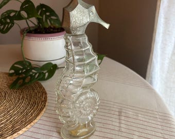 Decantador de cristal vintage Avon Seahorse de los años 70, decoración náutica para tocador de casa de playa.