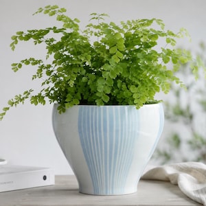 Handmade Arita Ware Planter | Japanese Porcelain Plant Pot | Blue & White Fukizumi Design | Wheel-Thrown Ceramic Pot | 有田焼の植木鉢