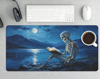 Alfombrilla de ratón "Esqueleto pacífico, ratón de biblioteca a la luz de la luna" - Alfombrilla de juego grande "Memento Mori Lake Mountain"
