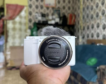 Sony ZV-E10 Spiegelloses Vlogging Kit - 4K Kamera, weiß, 16-50 mm Objektiv