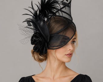 Cappello fascinator con piume, copricapo da sposa in rete floreale, cappello per il Derby Tea Party