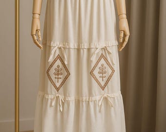 Falda midi de lino bordada, dobladillo de encaje bohemio beige, detalle de lazo estilo cottagecore