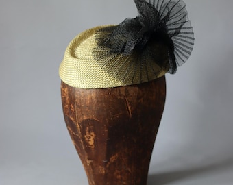 Pillbox natural with black decoration