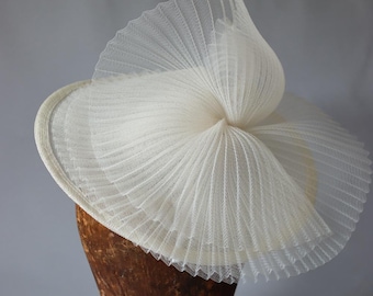 White fascinator - Crinoline on sinamay base, steel headband