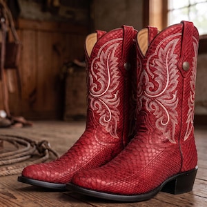 Luxe rode cowboylaarzen – handgemaakt, geborduurd leer met slangenprint.
