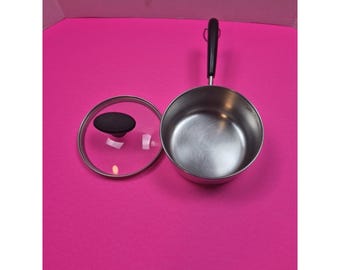 Vintage REVERE WARE 1 QT pot with lid stainless steel copper bottom And Lid