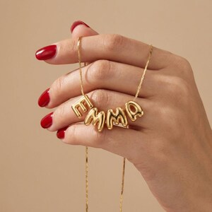 Collana personalizzata con iniziale a forma di palloncino, mini collana con nome, collana minimalista, regalo personalizzato, regalo per lei, regalo per la festa della mamma