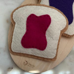 Felt food. Toast. Sliced Bread with Raspberry Jam. Pretend Play Food.
