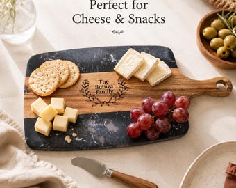Plateau à fromages en bois marbré gravé sur mesure, plateau de service de charcuterie personnalisé avec poignée, cadeau de mariage de fiançailles