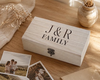 Boîte souvenir en bois gravée personnalisée, coffre de rangement à charnière personnalisé avec loquet, cadeau souvenir de mariage pour couple