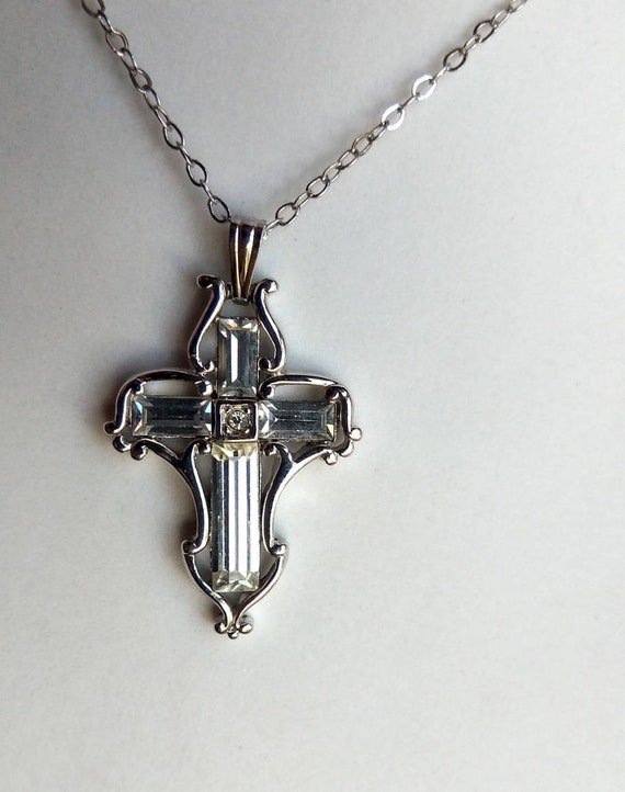 Estate Cross Pendant Fashion Jewelry - image 3